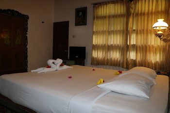 Puri Bunga Senggigi