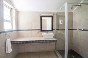 Arebbusch Travel Lodge
