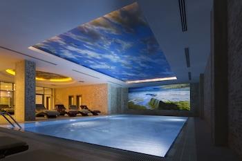 Pool waterfall