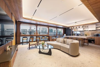 Dash Living On Queen's