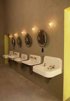 Downtown Beds - Hostel