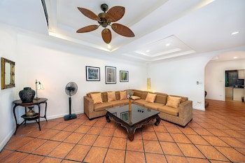 Chaweng Lakeview Residence