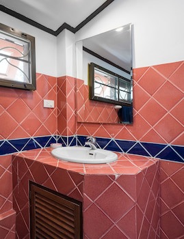 Chaweng Lakeview Residence