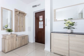 Corvin Plaza Apartments And Suites