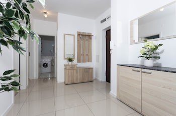 Corvin Plaza Apartments And Suites