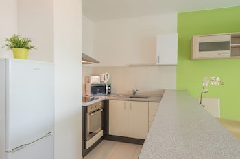 Corvin Plaza Apartments And Suites