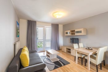 Corvin Plaza Apartments And Suites