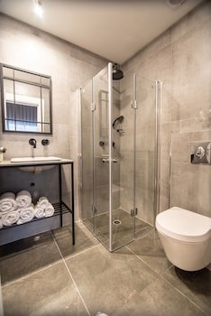 27 Montefiore Tlv