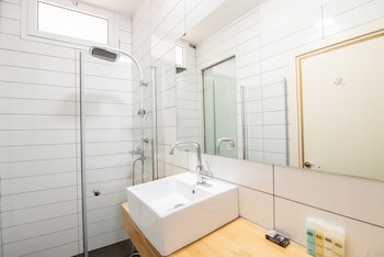27 Montefiore Tlv