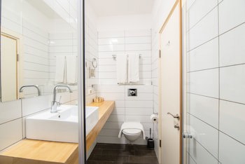 27 Montefiore Tlv