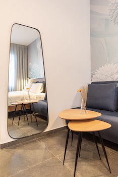 27 Montefiore Tlv