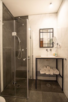 27 Montefiore Tlv
