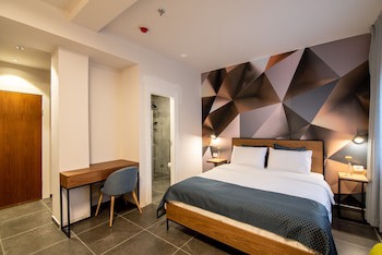 27 Montefiore Tlv