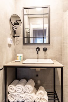 27 Montefiore Tlv
