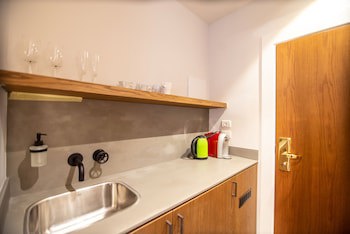 27 Montefiore Tlv
