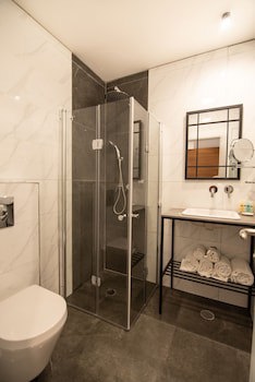 27 Montefiore Tlv