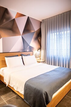 27 Montefiore Tlv