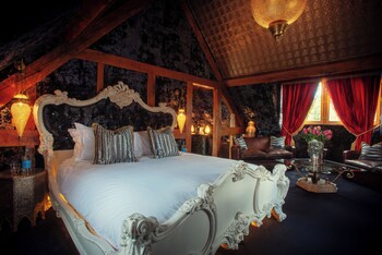 Crazy Bear Hotel-Stadhampton