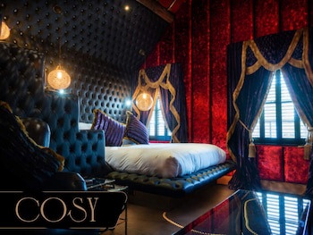 Crazy Bear Hotel-Beaconsfield