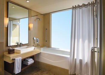 Doubletree By Hilton Gurugram Baani Square
