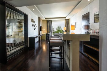 Doubletree By Hilton Gurugram Baani Square