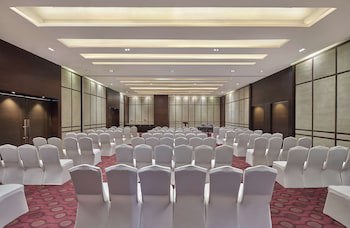 Doubletree By Hilton Gurugram Baani Square