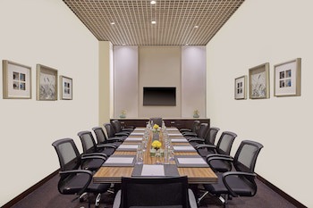 Doubletree By Hilton Gurugram Baani Square