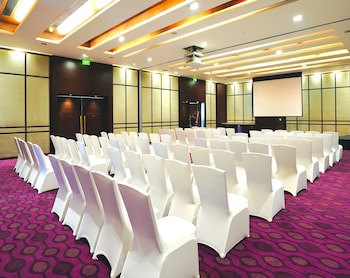 Doubletree By Hilton Gurugram Baani Square