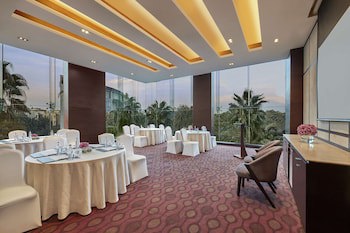 Doubletree By Hilton Gurugram Baani Square