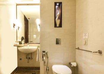 Doubletree By Hilton Gurugram Baani Square