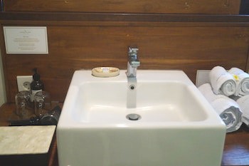 Arana Suite