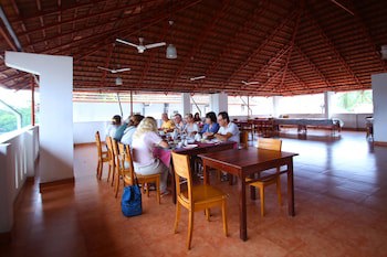 Fort Manor