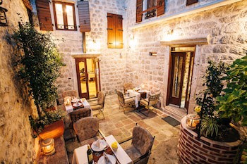 Galathea Hotel