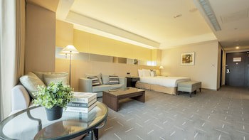 Check Inn Select Taichung Dadun