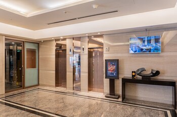 Check Inn Select Taichung Dadun