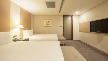 Check Inn Select Taichung Dadun
