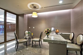 Check Inn Select Taichung Dadun