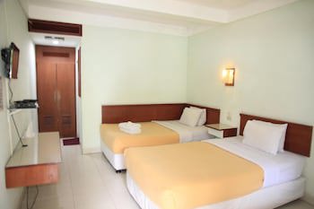 Pandu Lakeside Hotel Parapat - Toba Lake