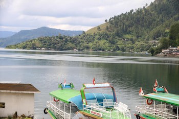 Pandu Lakeside Hotel Parapat - Toba Lake
