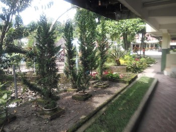 Pandu Lakeside Hotel Parapat - Toba Lake