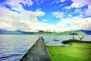 Pandu Lakeside Hotel Tuktuk