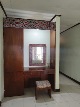 Pandu Lakeside Hotel Tuktuk