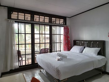 Pandu Lakeside Hotel Tuktuk