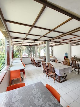 Pandu Lakeside Hotel Tuktuk