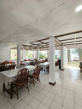 Pandu Lakeside Hotel Tuktuk