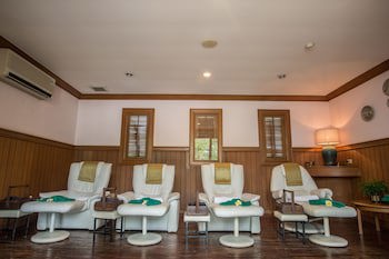 Maneechan Resort & Sport Club
