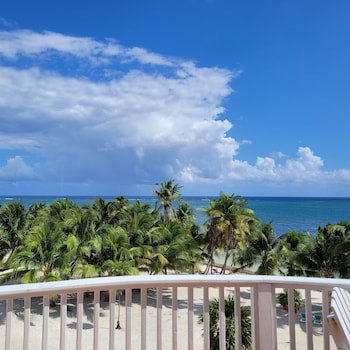 Sapphire Beach Resort