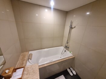 Crystalkuta Hotel - Bali