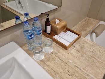 Crystalkuta Hotel - Bali