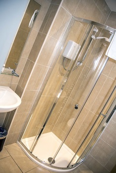 Base Serviced Apartments - Sir Thomas Street